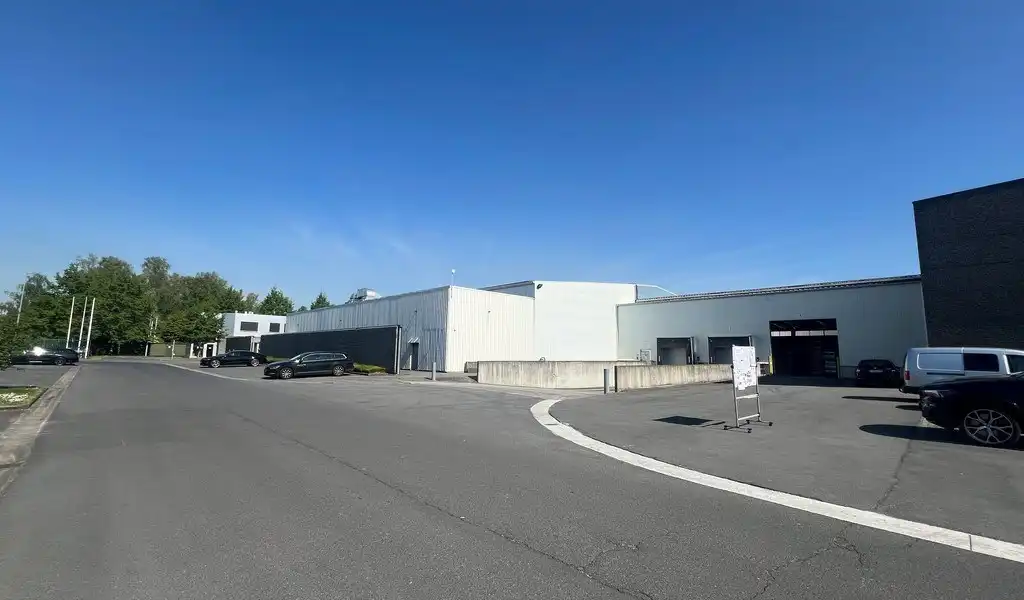 Logistiek bedrijfspand te huur in de haven van Gent foto 4