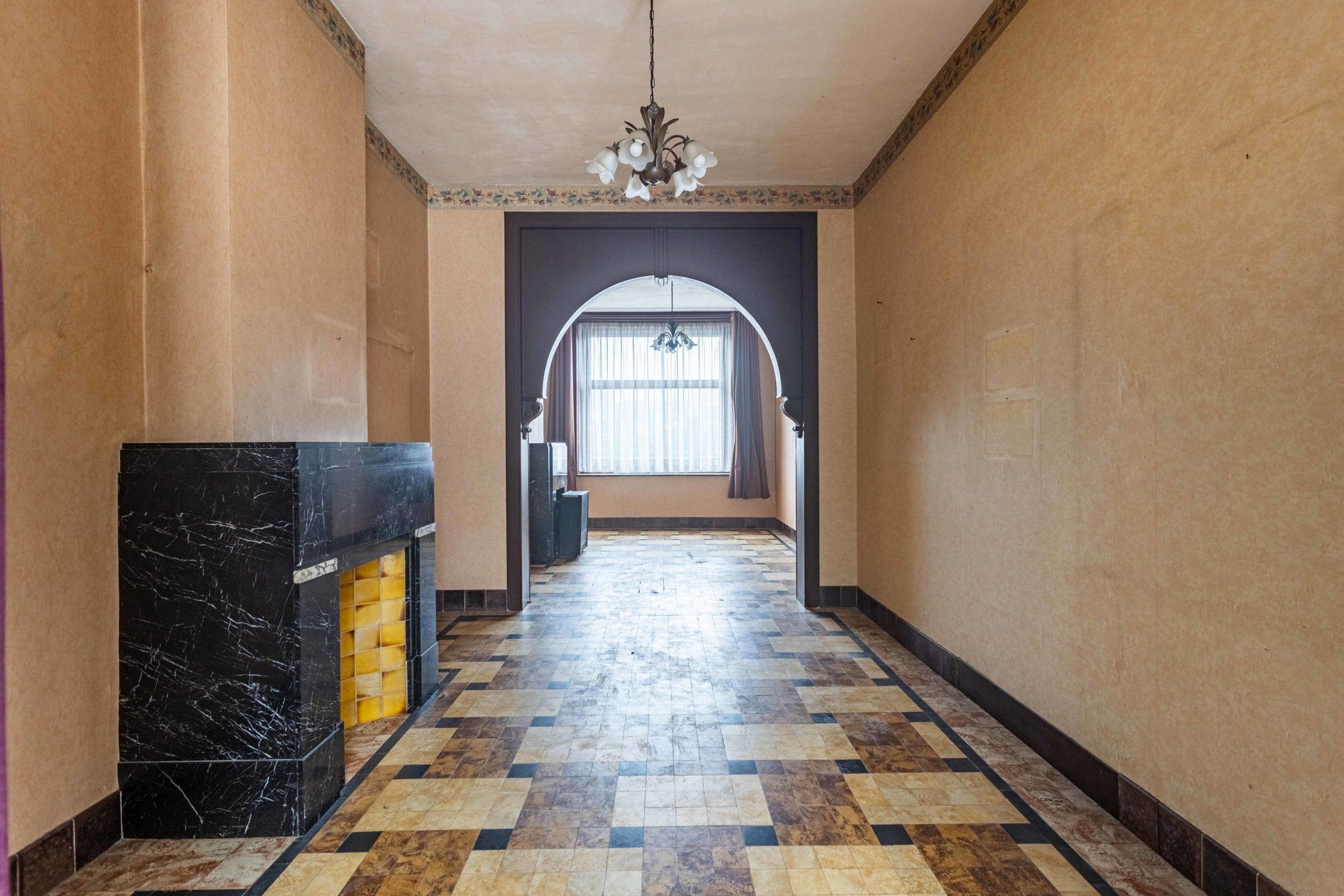 Charmante, te moderniseren stadswoning met tuintje. foto 7