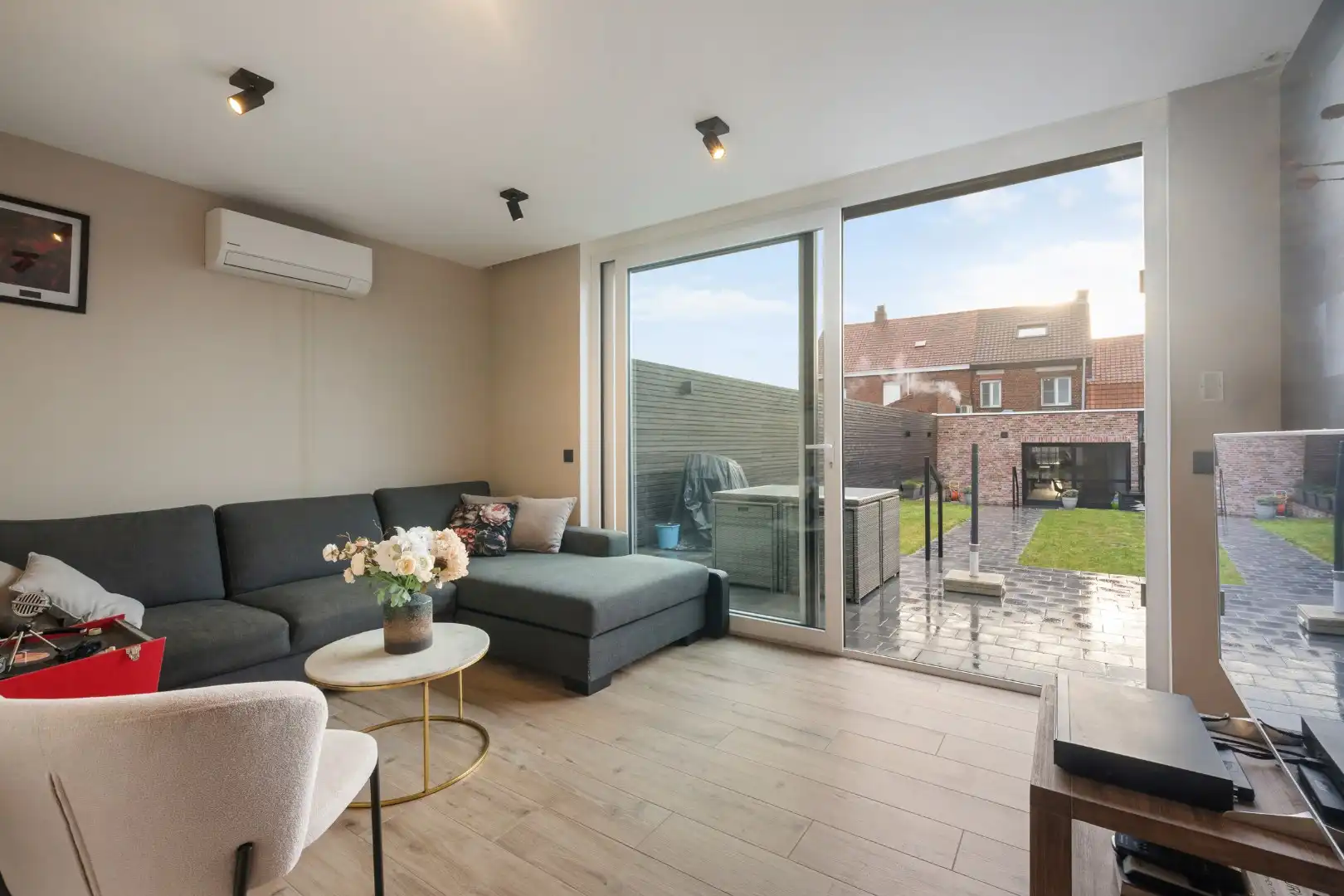 Instapklare woning met 3 slaapkamers en achterliggend tiny house in Geluwe foto 18