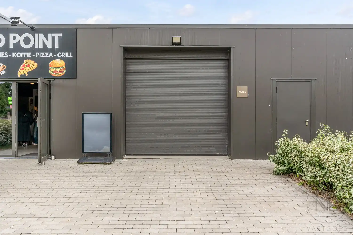 Ruim magazijn van ca. 2.000 m² op toplocatie in Genk-Zuid foto 3