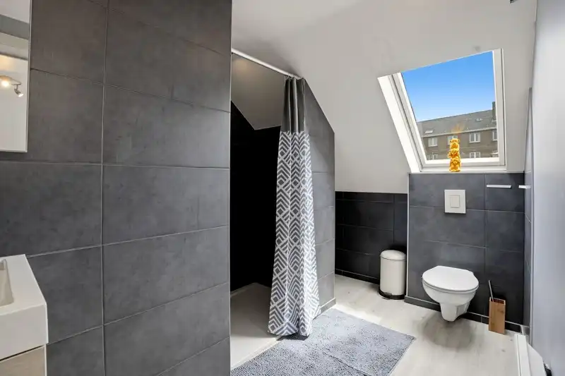 Commercieel pand met woonst en feestzaal op zichtbare locatie te Tielt 🏠 foto 30