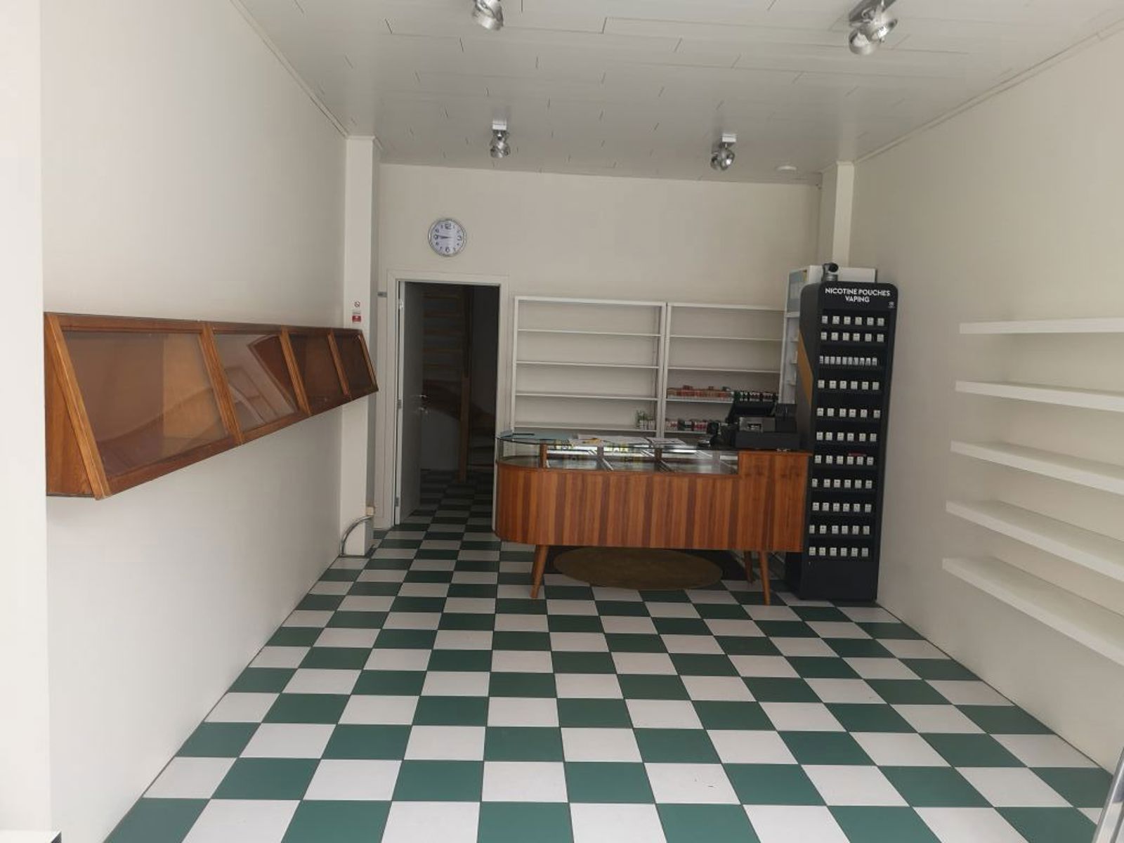 Handelspand met duplex woonst foto 2