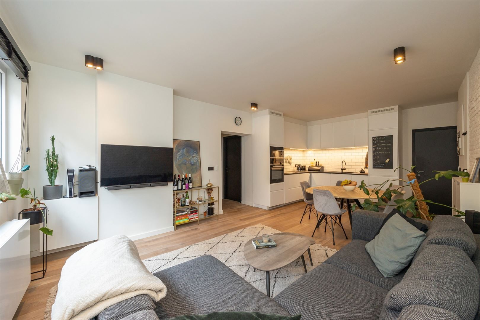 Stijlvol energiezuinig 2-slaapkamer appartement foto 2
