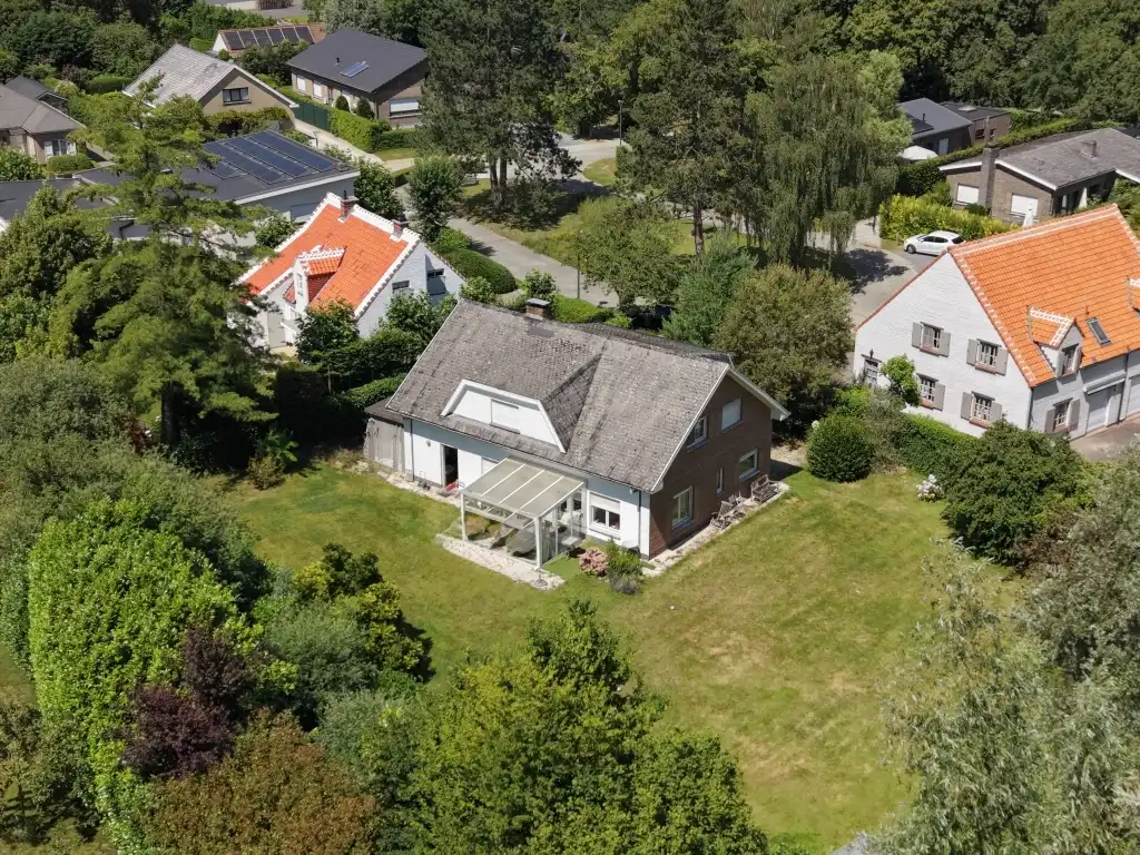 Uniek gelegen woning in doodlopende straat grenzend aan het Parkbos foto 6