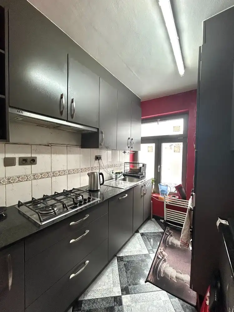 Hoekwoning met 4 slaapkamers en 2 badkamers foto 9