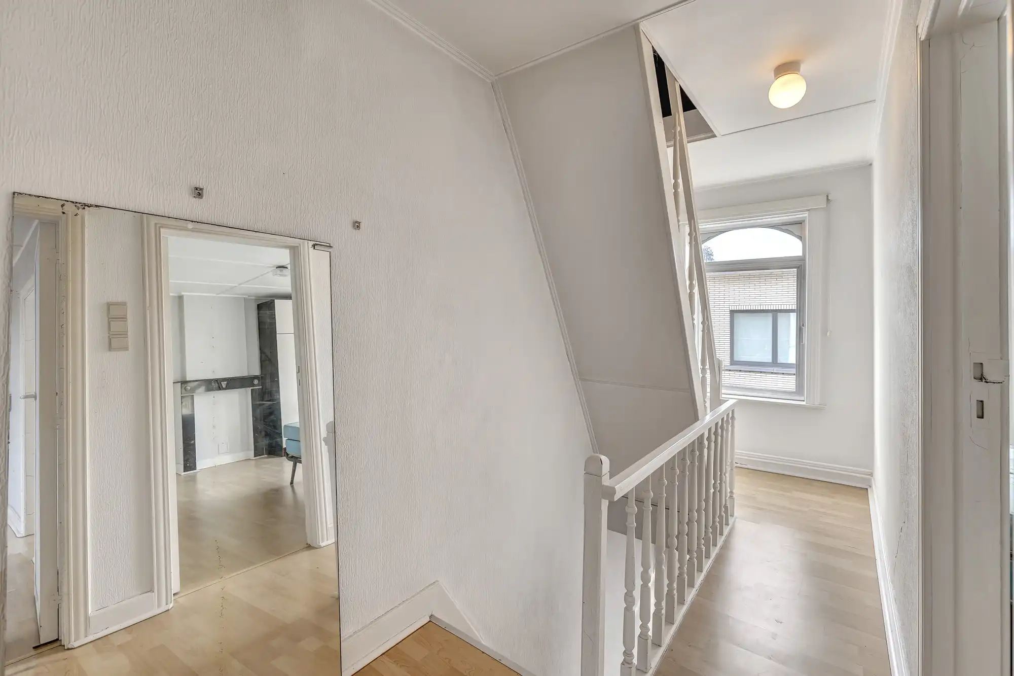 Te renoveren woning met veel potentieel nabij centrum foto 16