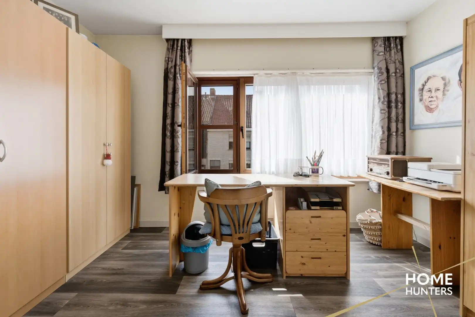 Veelzijdige woning met handelsruimte, 4 slaapkamers, grote garage en zonnige tuin op 497 m² foto 22