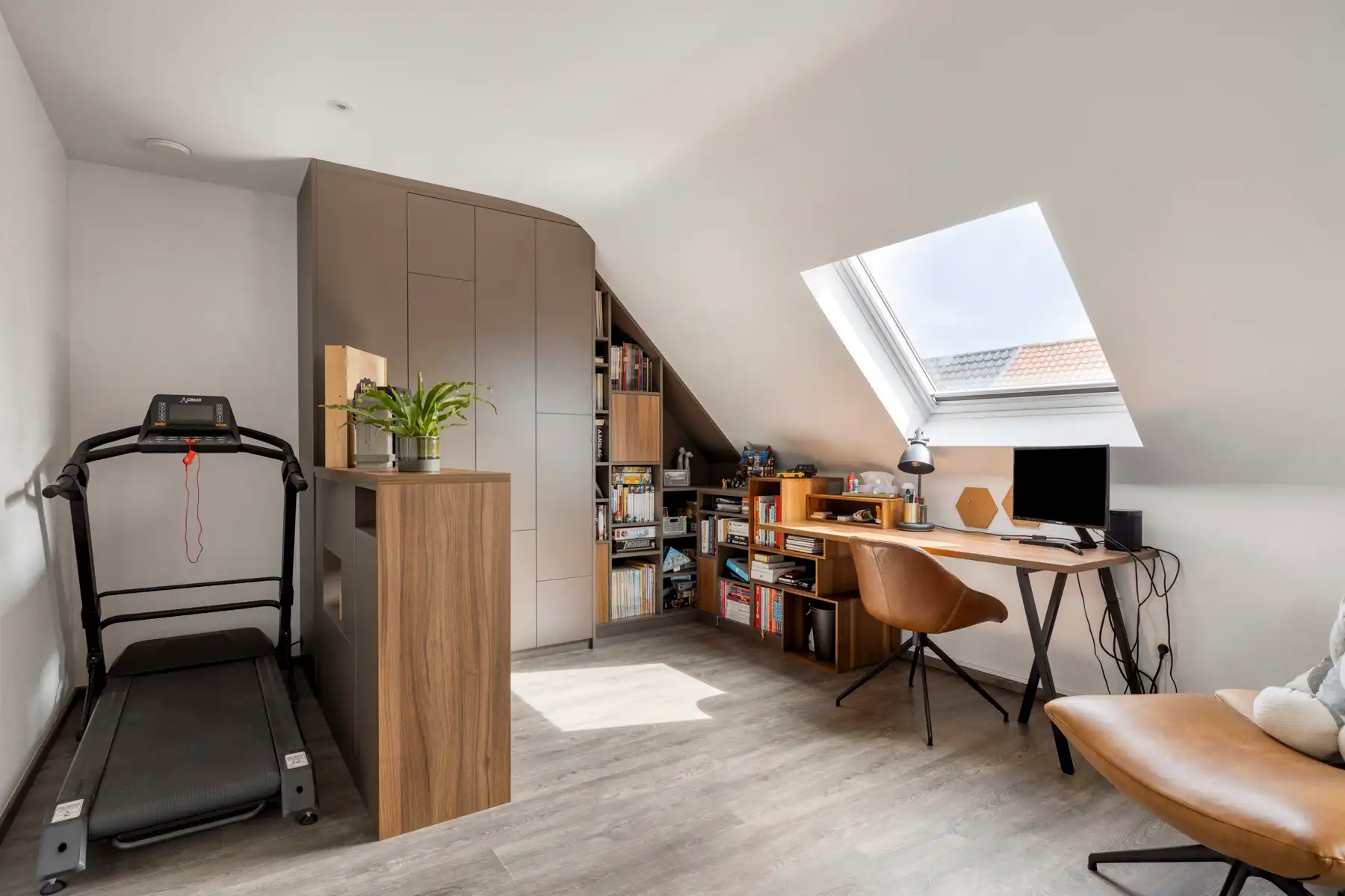 INSTAPKLAAR DUPLEXAPPARTEMENT TE KOOP IN HET RUSIGE MOLLEM! foto 16