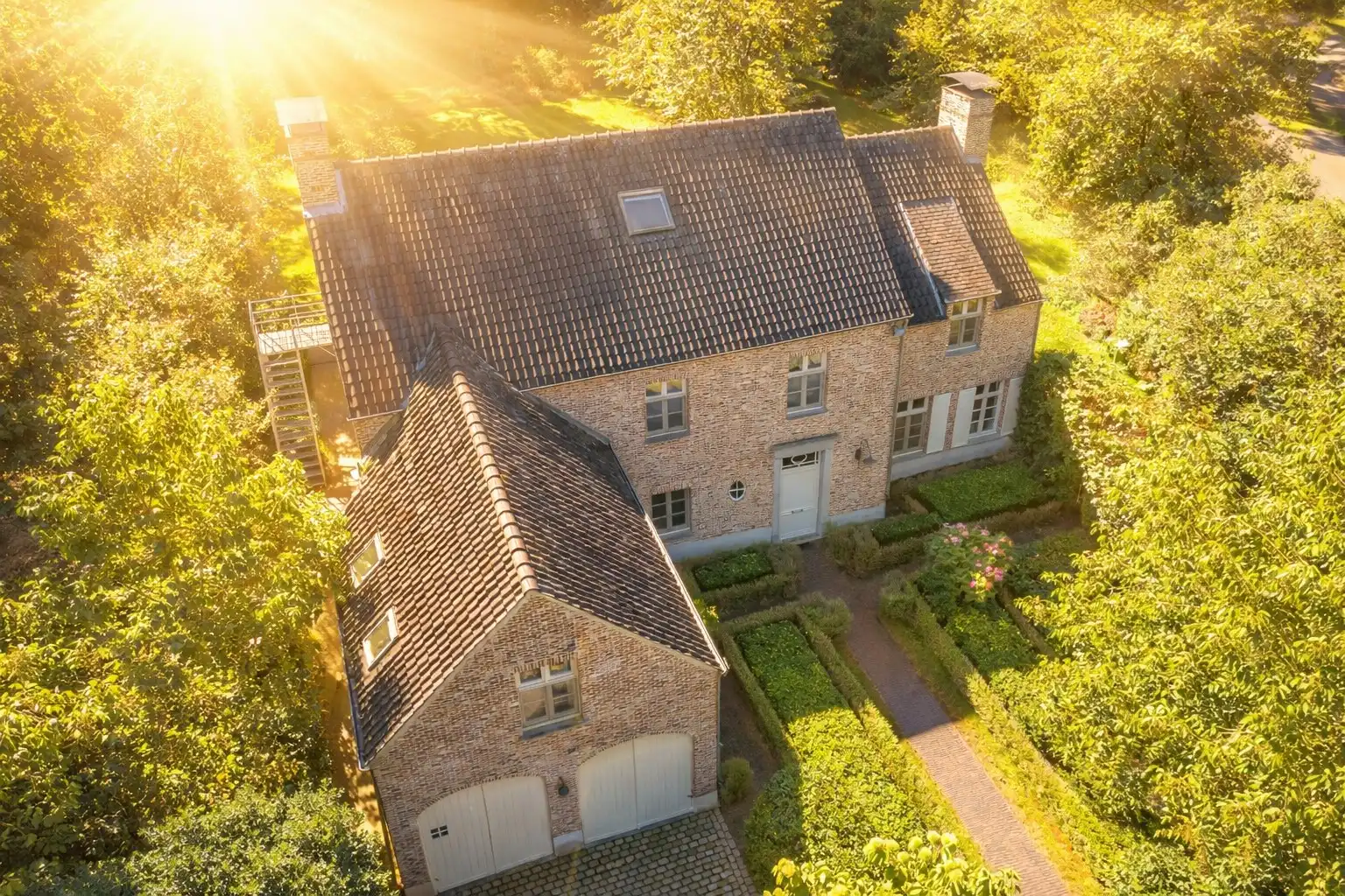 Exclusieve Villa op perceel van 3675 m² ook als Kangoeroe woning foto 3