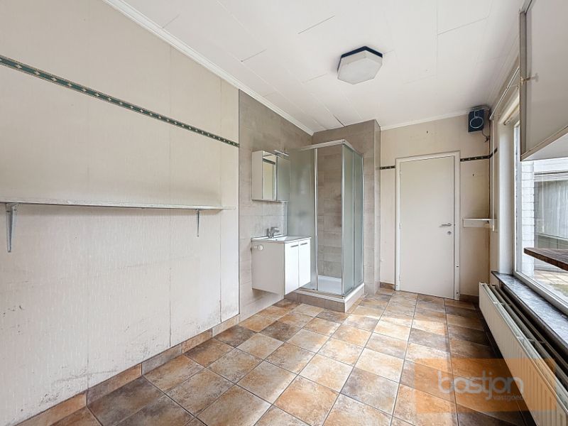 Te koop: ruime woning met veel mogelijkheden in Marke! foto 11