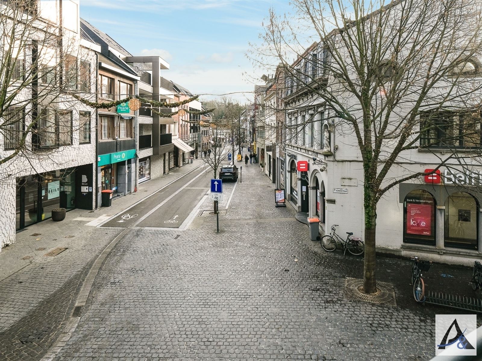 Ruim appartement met twee staanplaatsen in centrum Bilzen! foto 9