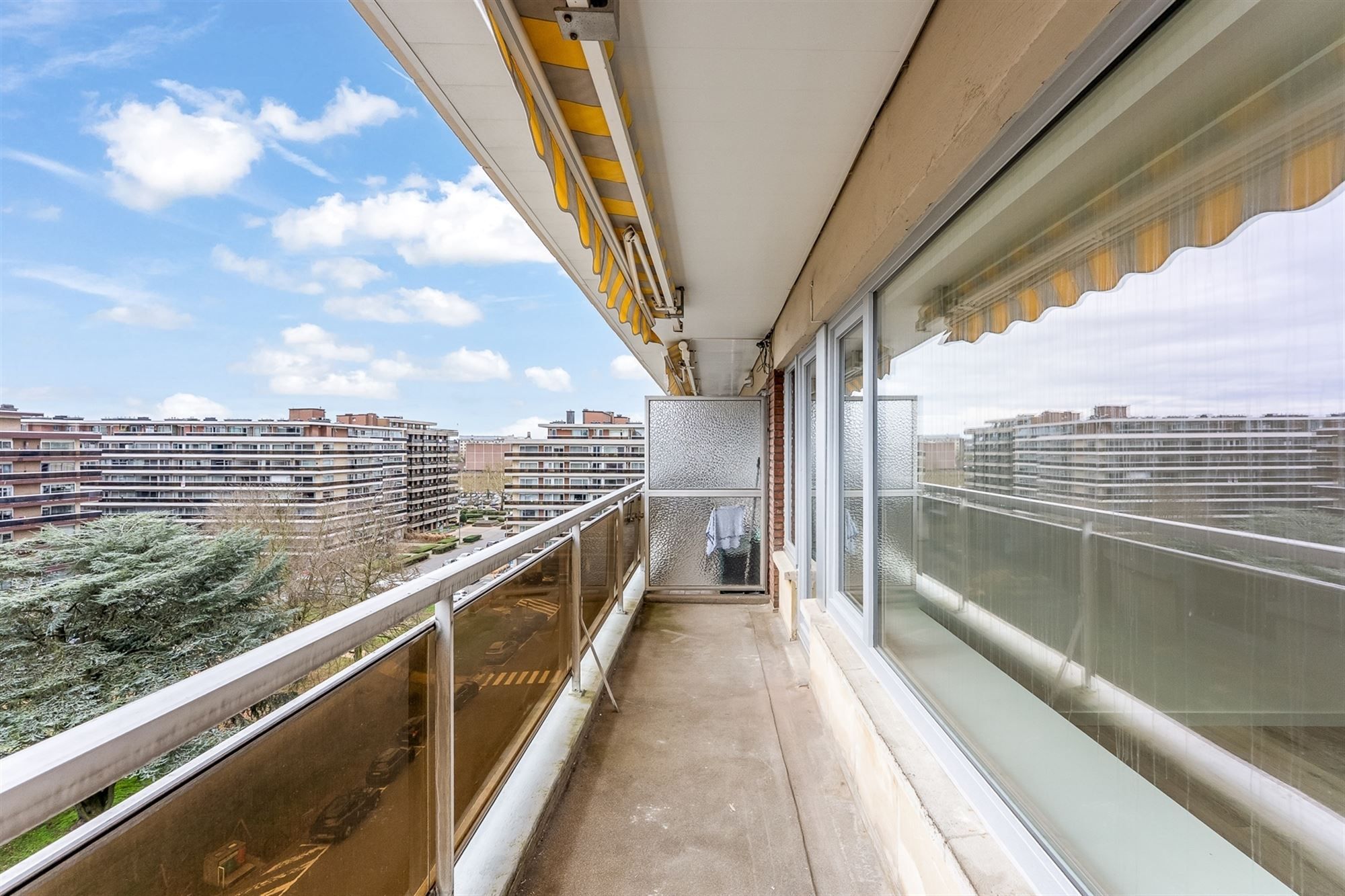 INSTAPKLAAR EN VERNIEUWD 1 SLAAPKAMER APPARTEMENT OP WANDELAFSTAND VAN HET CENTRUM foto 19