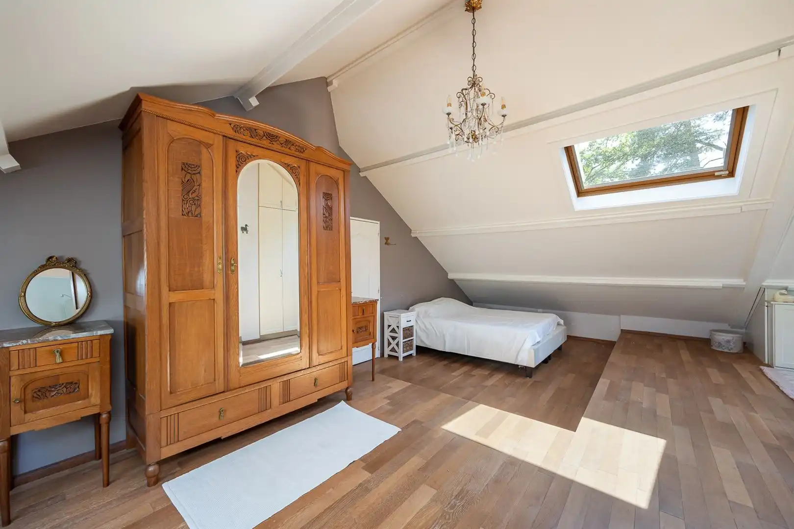 Karaktervolle woning met veel ruimte en prachtige tuin! foto 17