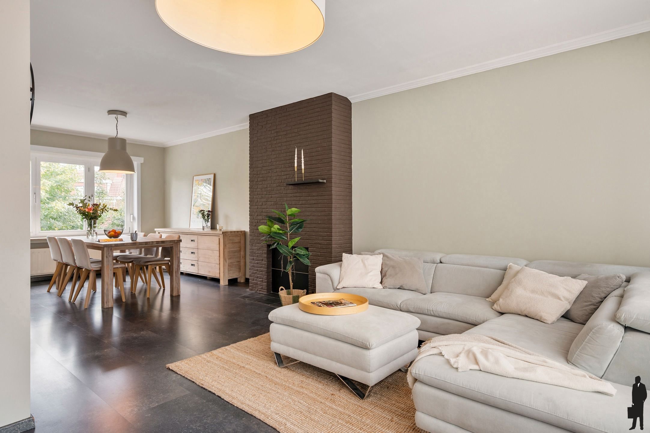 Schitterende woning met ruime tuin foto 2