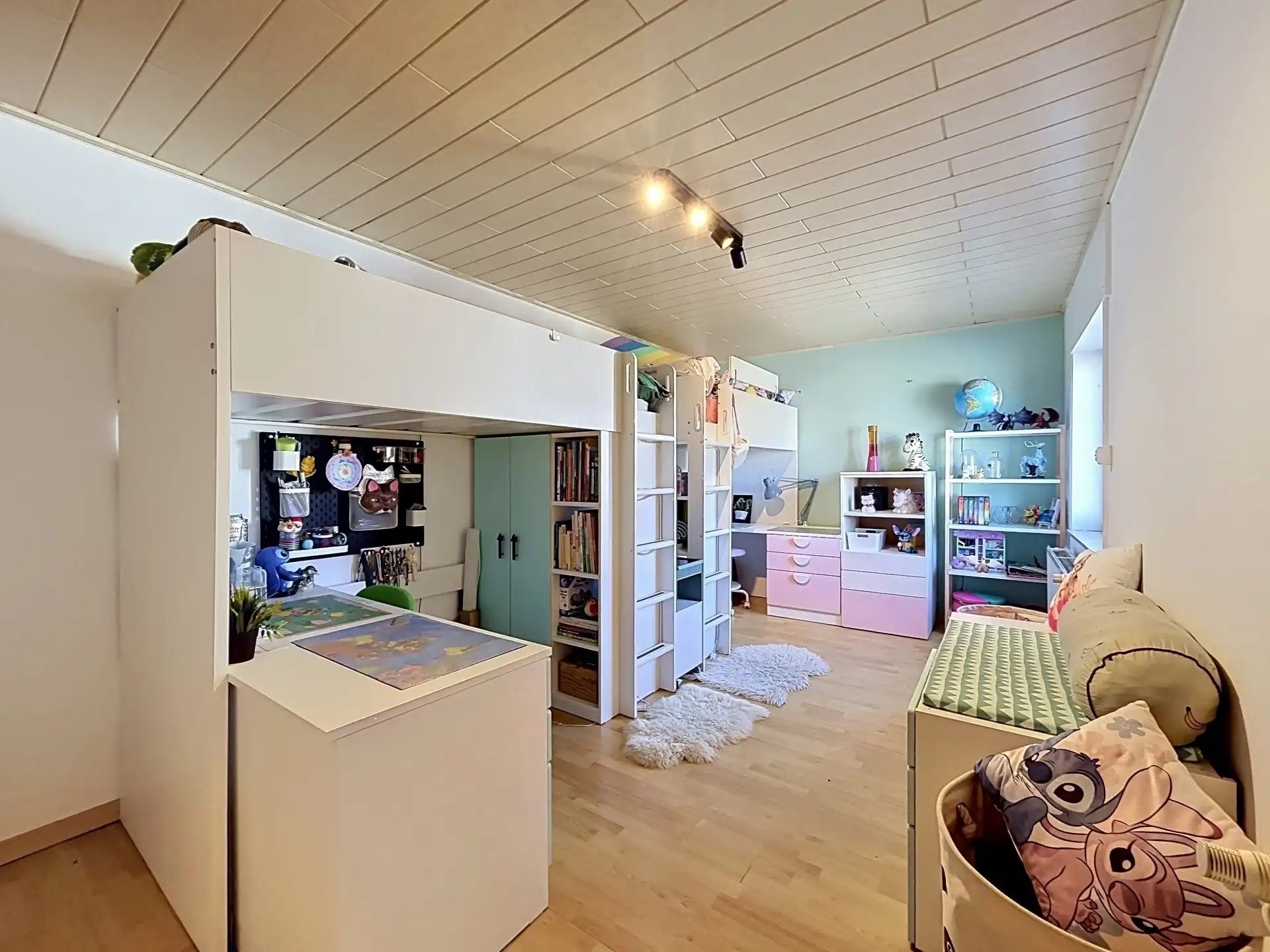 Ruime (264m²) strakke woning met vier slaapkamers en garage op perceel van 693m². foto 19