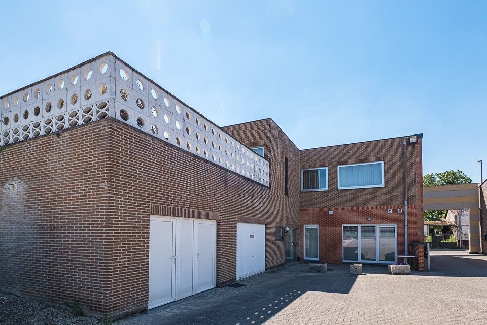 Goed onderhouden appartementsblok met drie appartementen gelegen in Landen. foto 3