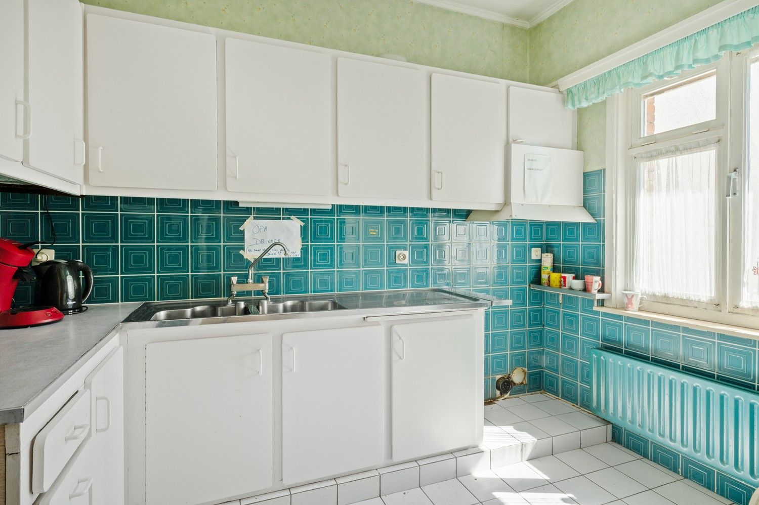 Ruim huis met 4 slaapkamers, tuin, veranda en garage in Deurne! foto 9