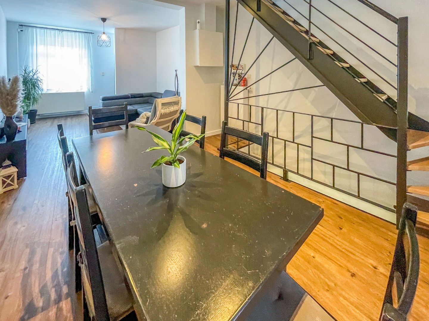 GERENOVEERDE WONING MET 4 SLAAPKAMERS ! foto 6