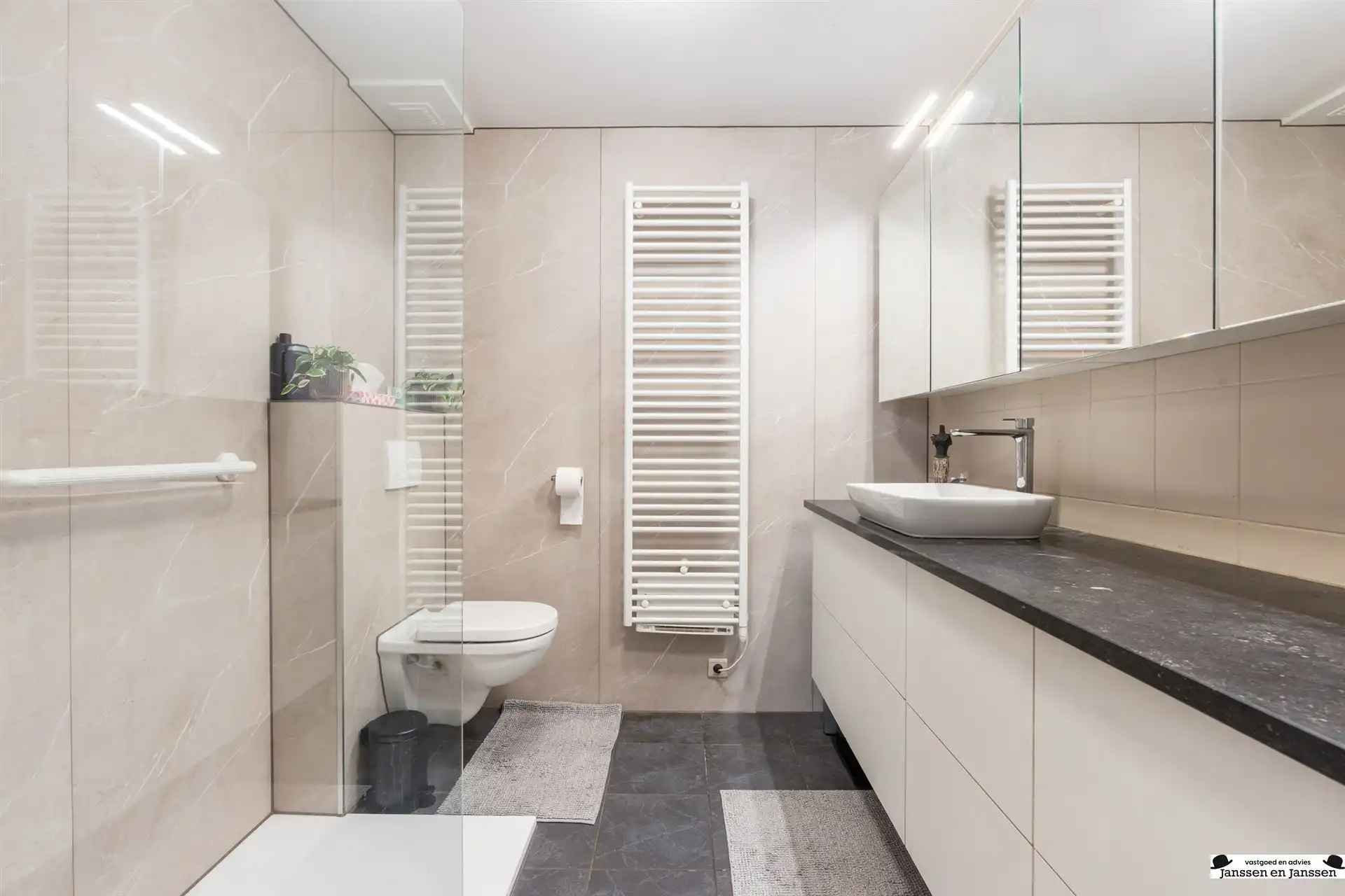 Unieke laagbouwwoning met 4 slaapkamers foto 17