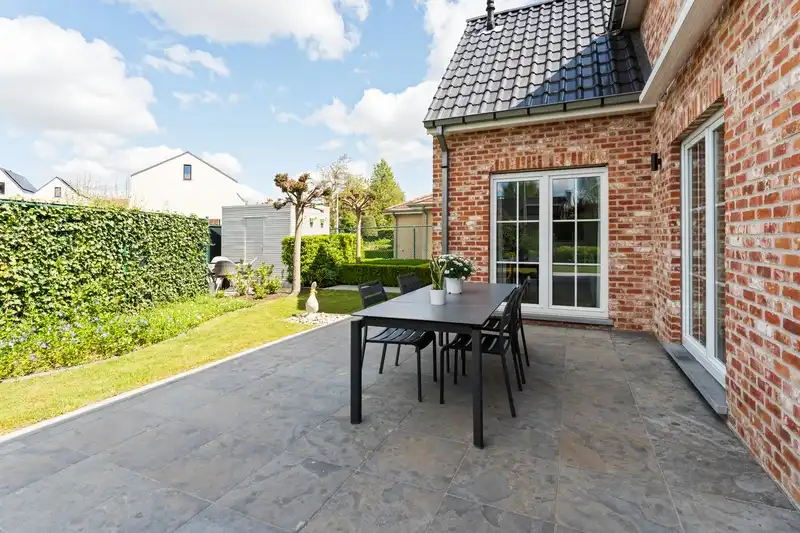 Roeselare - Instapklare gezinswoning met prachtige tuin foto 20