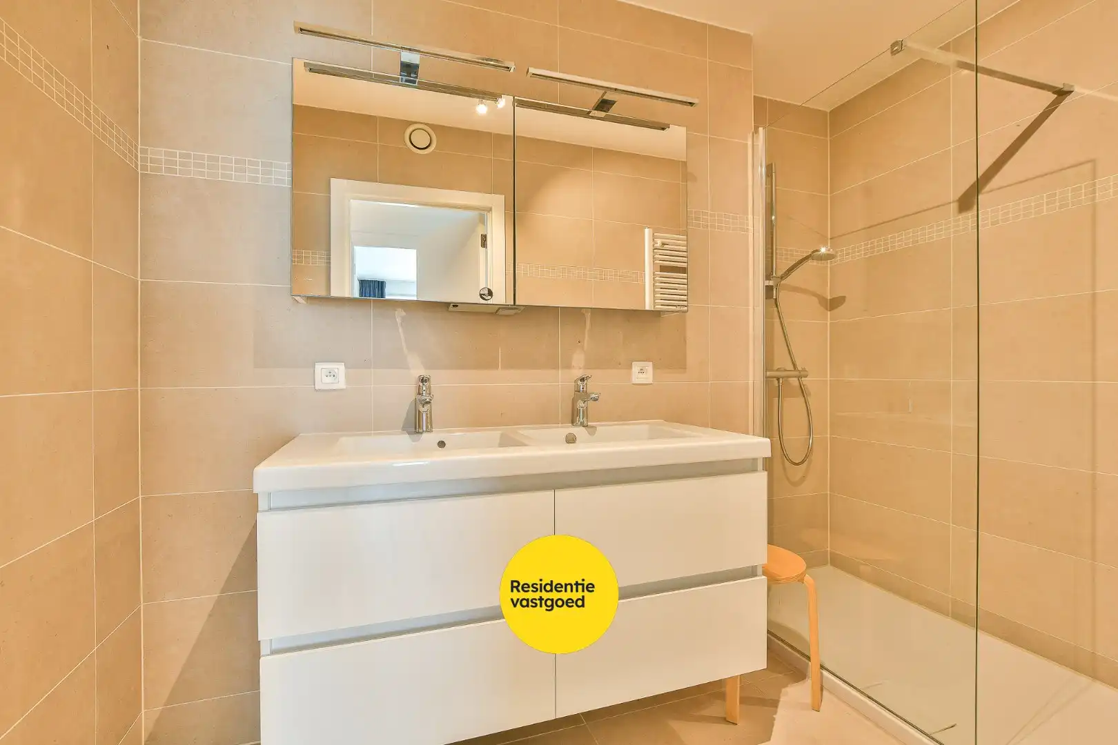 Bemeubeld 2-slaapkamerappartement in residentie 'Royal Golf Garden' te De Haan - Vosseslag foto 17