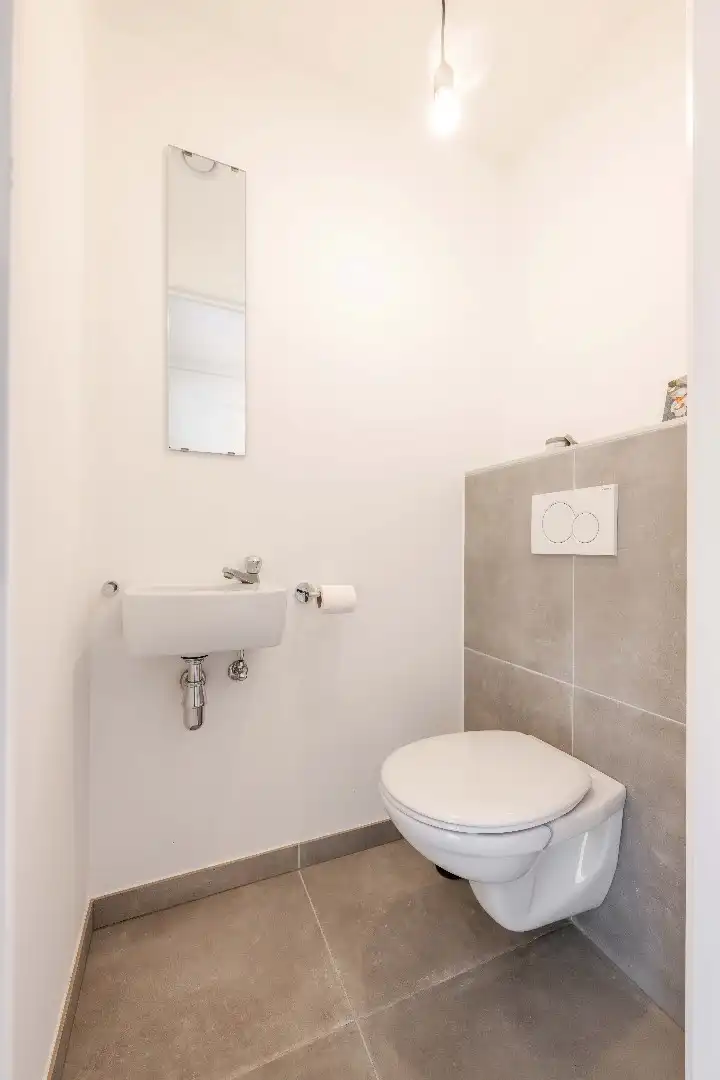 Instapklaar, energiezuinig appartement (2019) met terras in Beveren-Leie foto 12