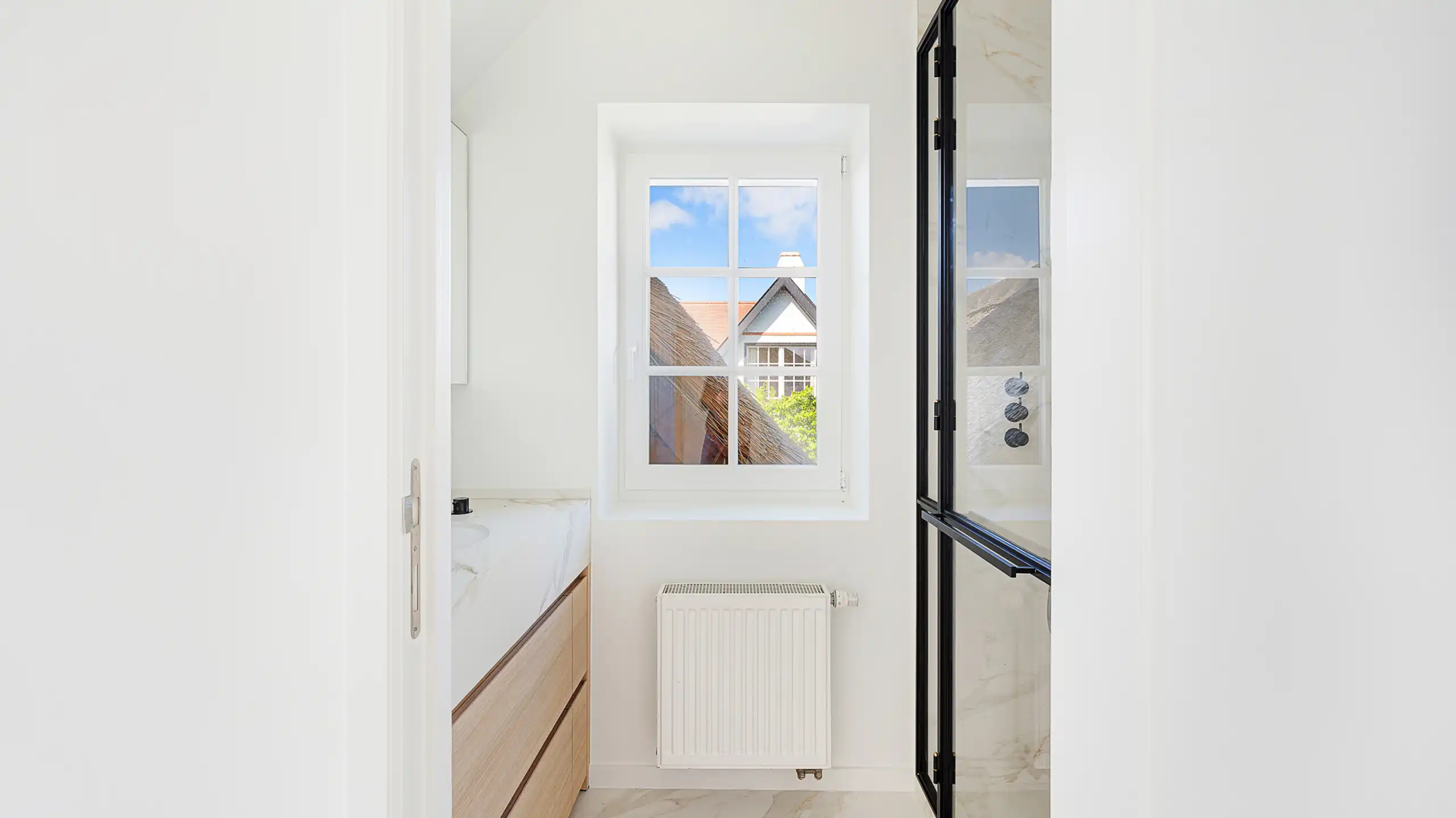 Exclusieve villa met zwembad op een residentiële topligging foto 22