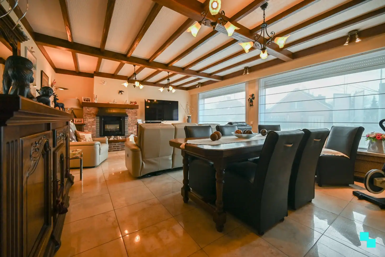 Ruime woning met praktische loods/werkplaats gelegen nabij het centrum van Izegem foto 6