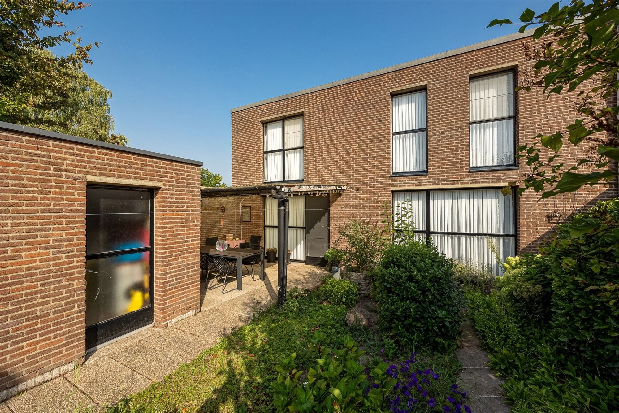 Halfopen gezinswoning met 4 slaapkamers foto 20