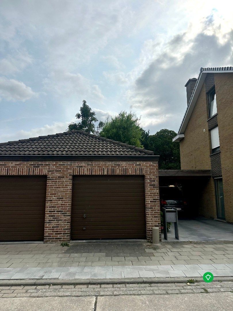 Ruim duplexappartement met terras en garage nabij centrum Roeselare foto 19