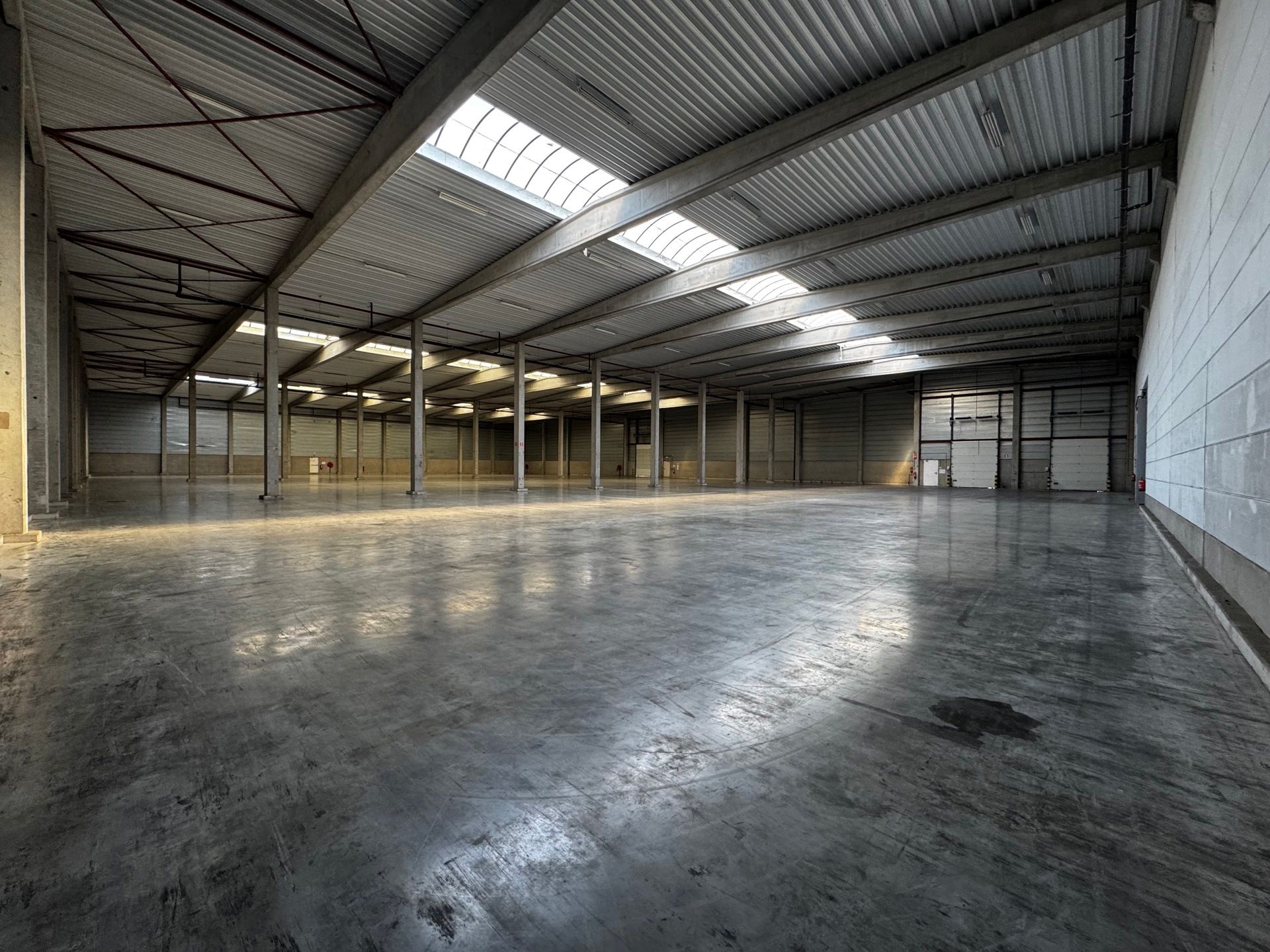 Gebruiksklare opslagruimte te huur te Meer foto {{pictureIndex}}