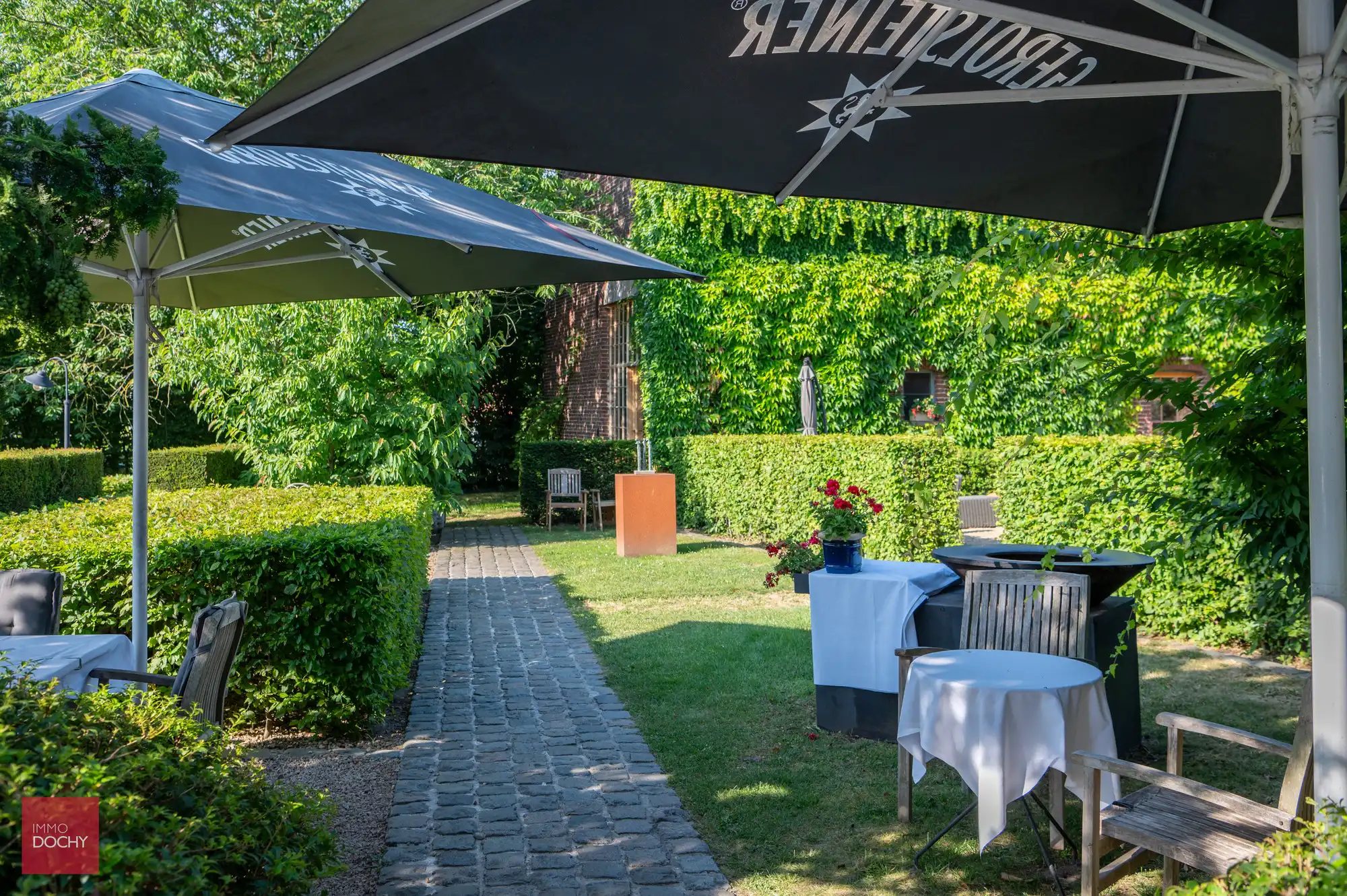 Karaktervolle eigendom met restaurant en woonst foto 18