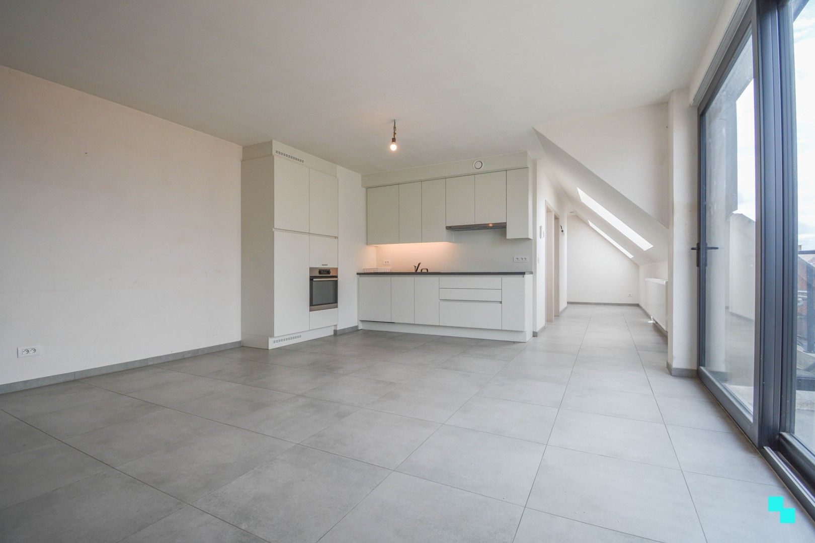 Ruim duplex appartement in hartje Langemark foto 2
