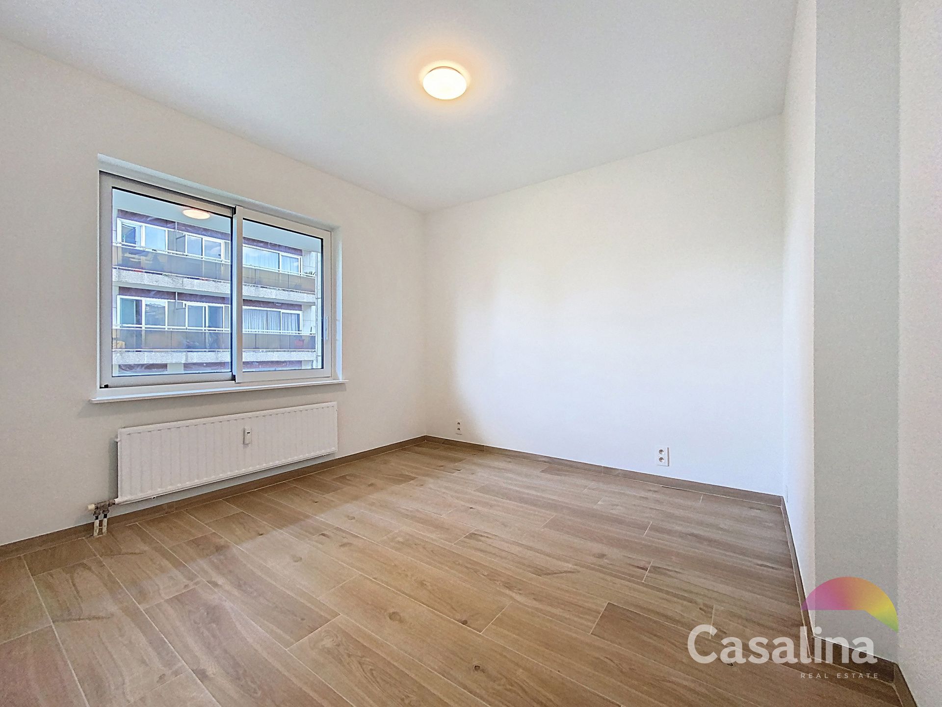Licht 1-slaapkamerappartement met terras foto 2