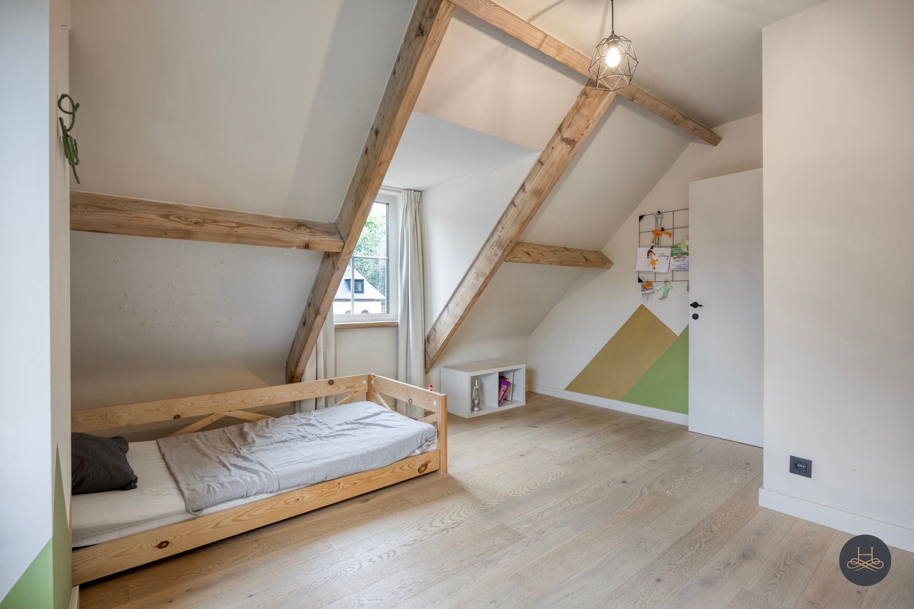 Gerenoveerde en energiezuinige open bebouwing in groene wijk foto 32