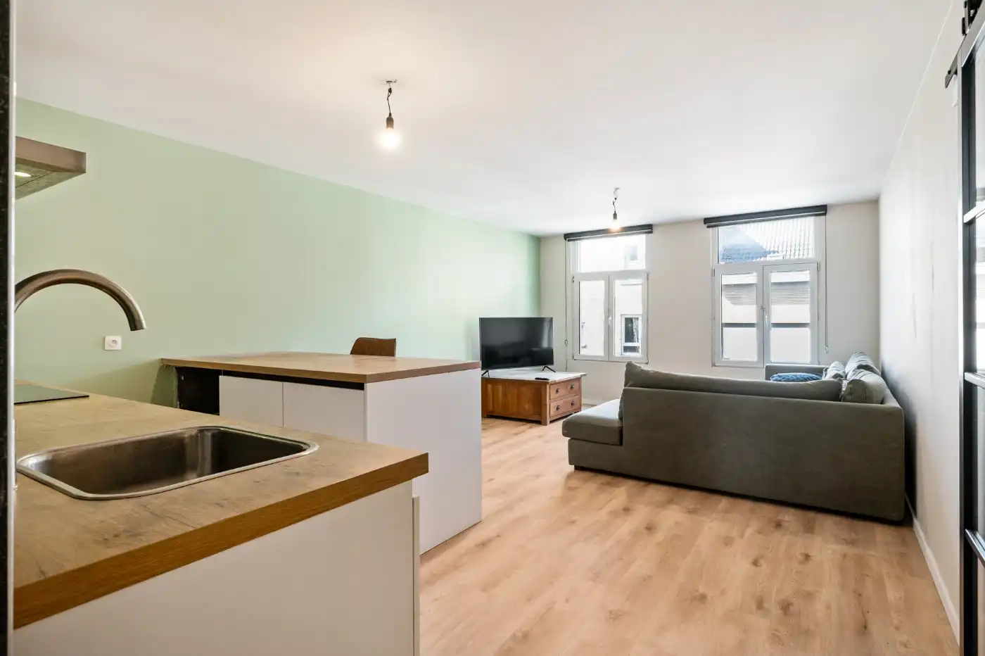 Instapklaar app. op 1ste verd. met 2 slpk. en autostaanplaats foto 4