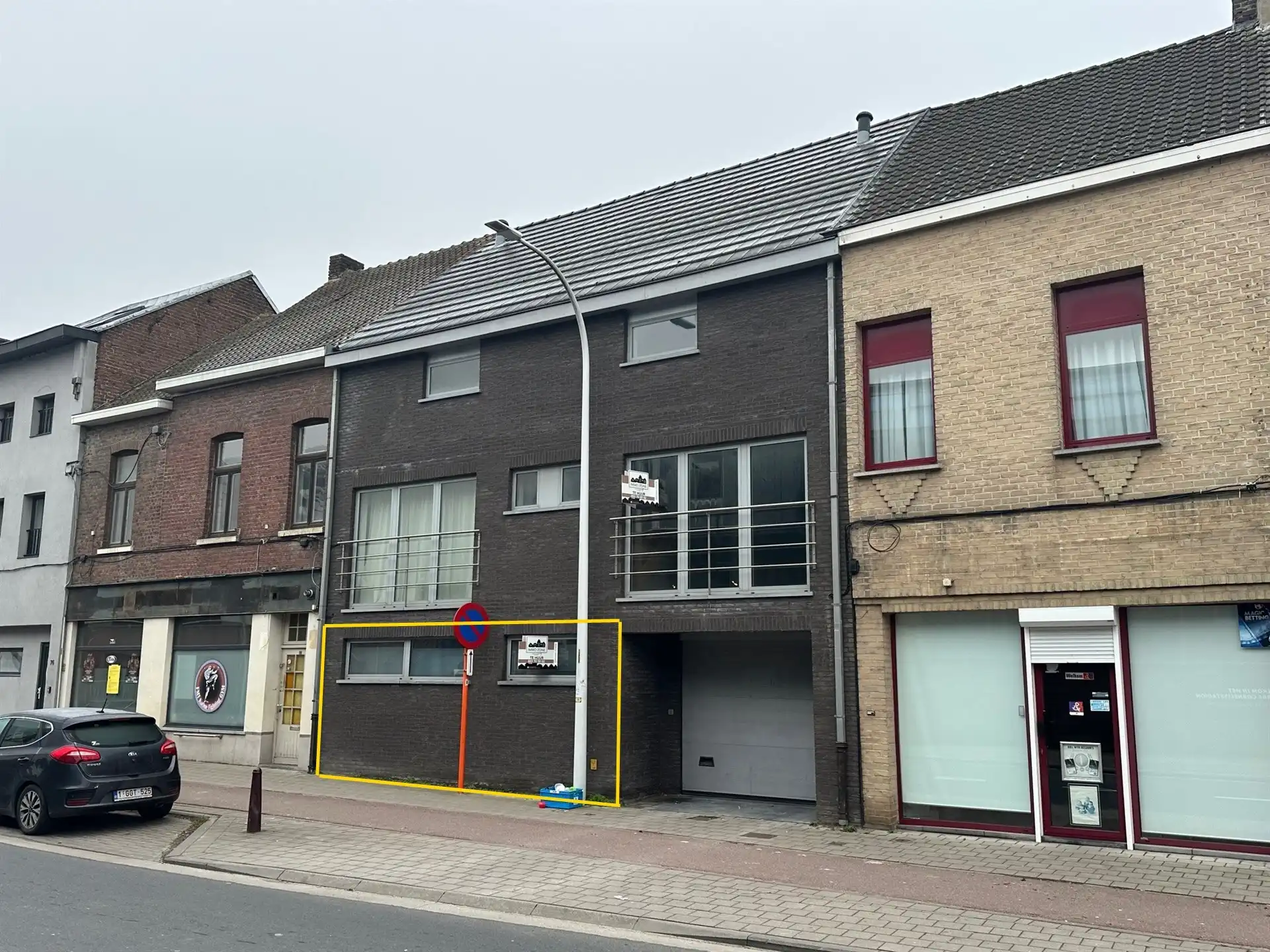 Gelijkvloers appartement met 2 slaapkamers en parkeerplaats foto {{pictureIndex}}