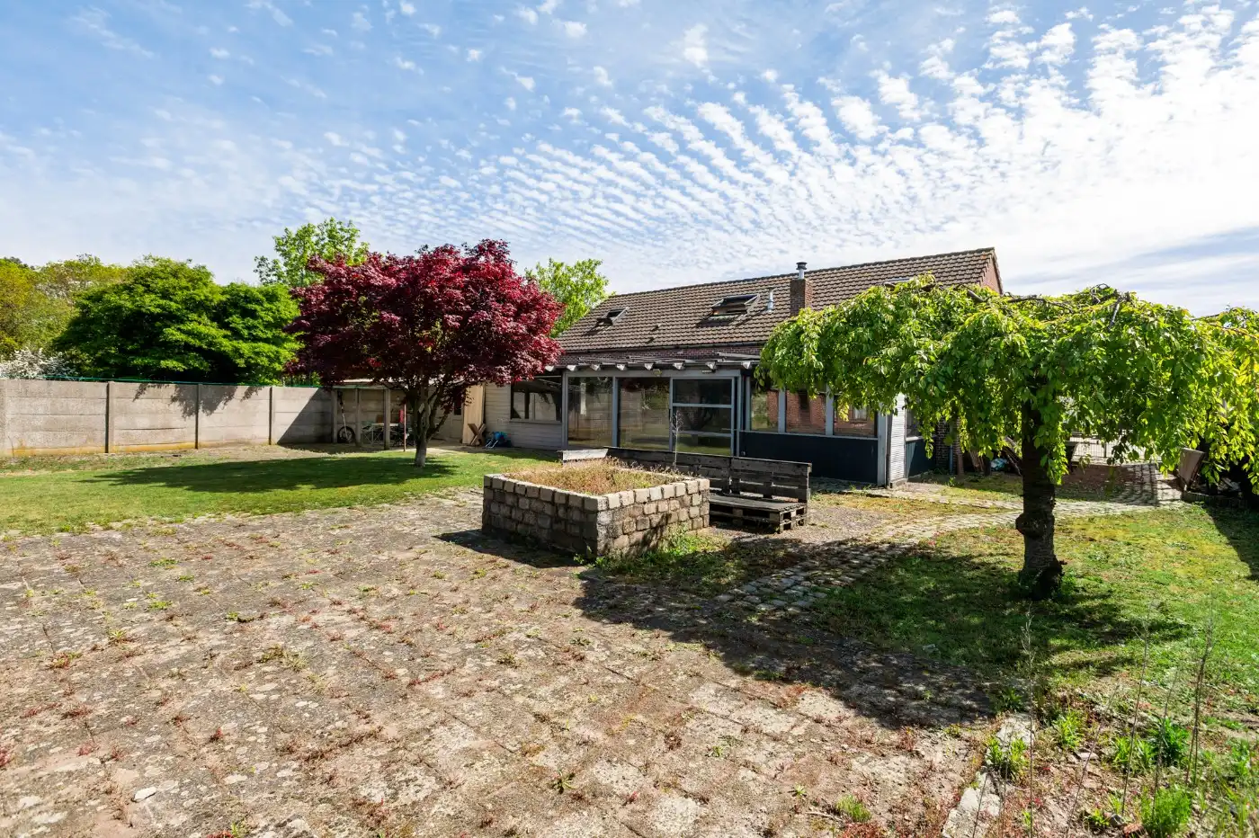 Charmante, te renoveren woning met ruime groene tuin foto 33