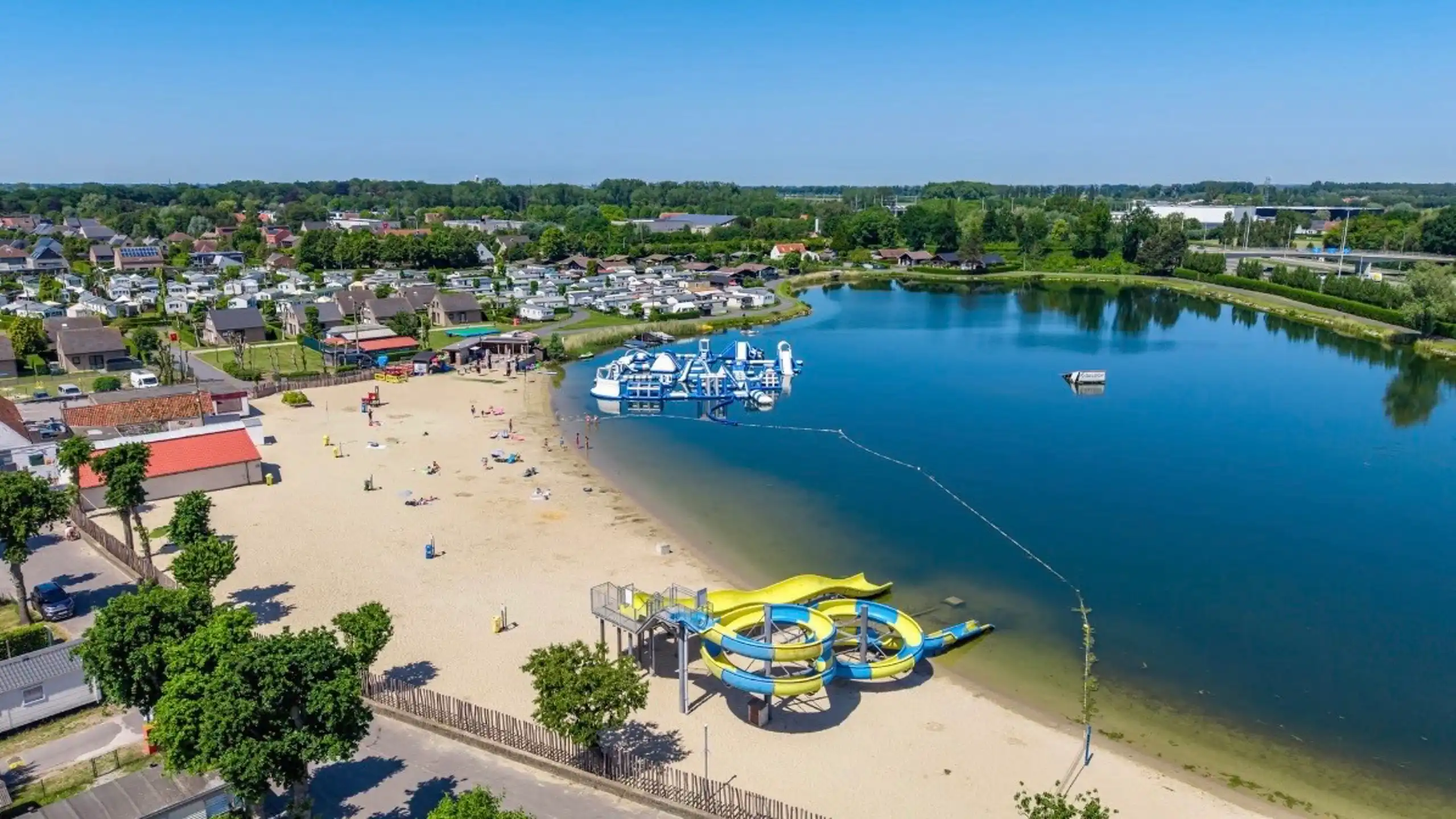 Investering: suite met balkon en mooi uitzicht te Jabbeke foto 16