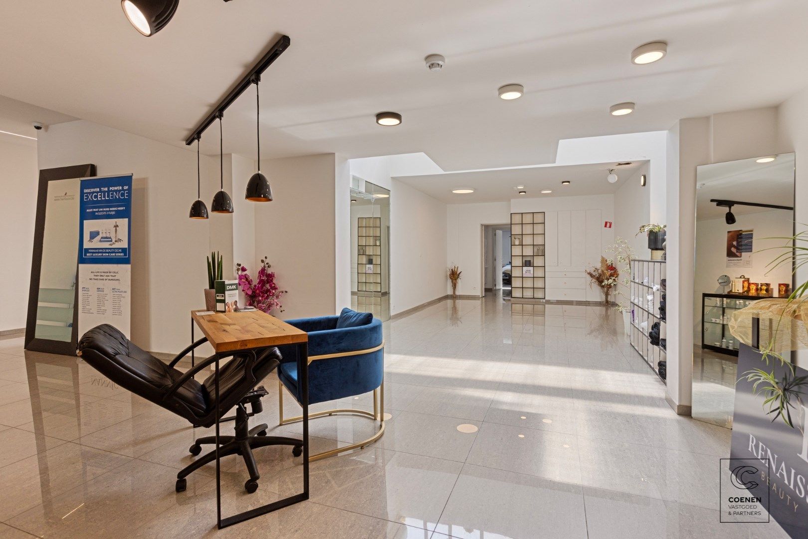 Prachtige handelsruimte met een bruikbare oppervlakte van 355 m² op een SCHITTERENDE locatie te Berchem foto 7