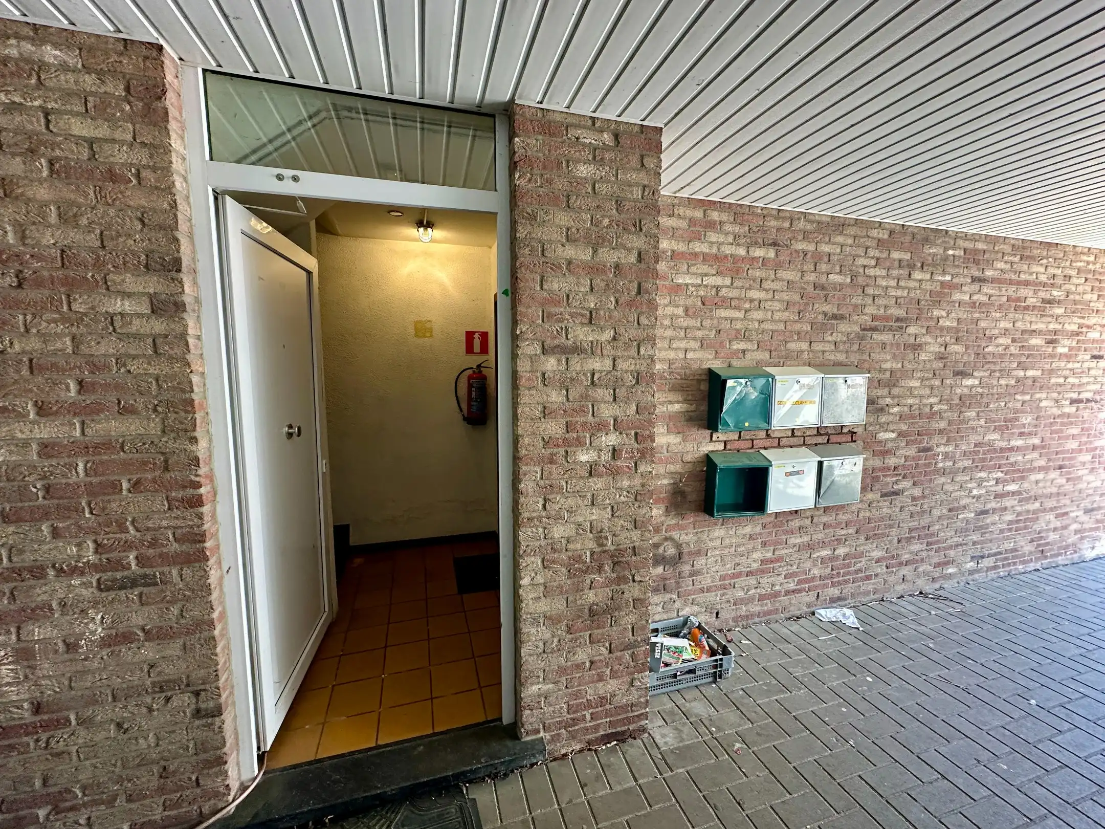 Gelijkvloers appartement met potentieel in Nieuwe Kempen/Genk foto 12