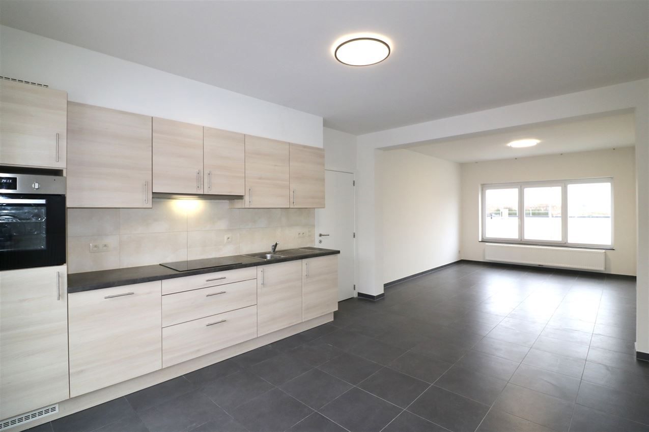 Duplex, 2 slpk. groot terras,n staanplaats, nabij station  foto 4