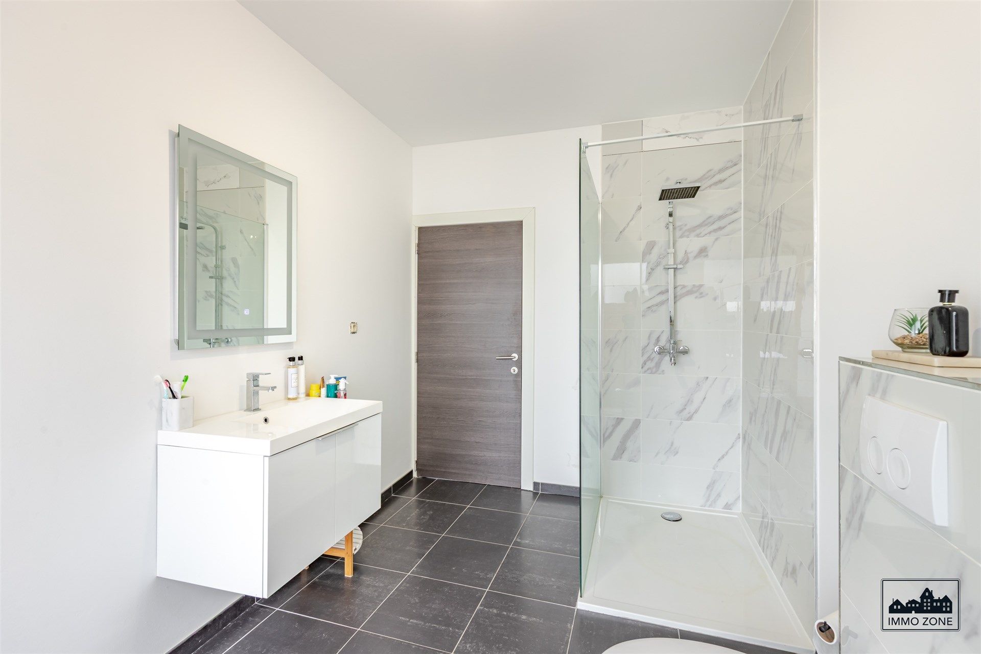 Ruime 4-Slaapkamerwoning met 2 Badkamers in Ruisbroek foto 12