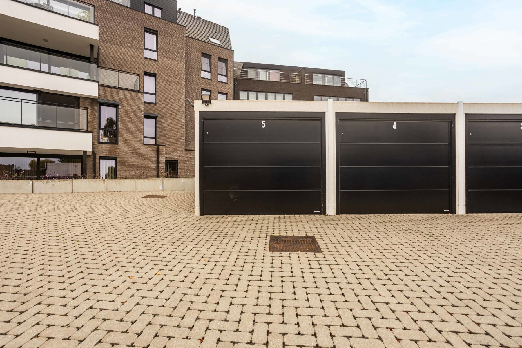 Recent, luxe penthouse met panoramisch terras foto 27