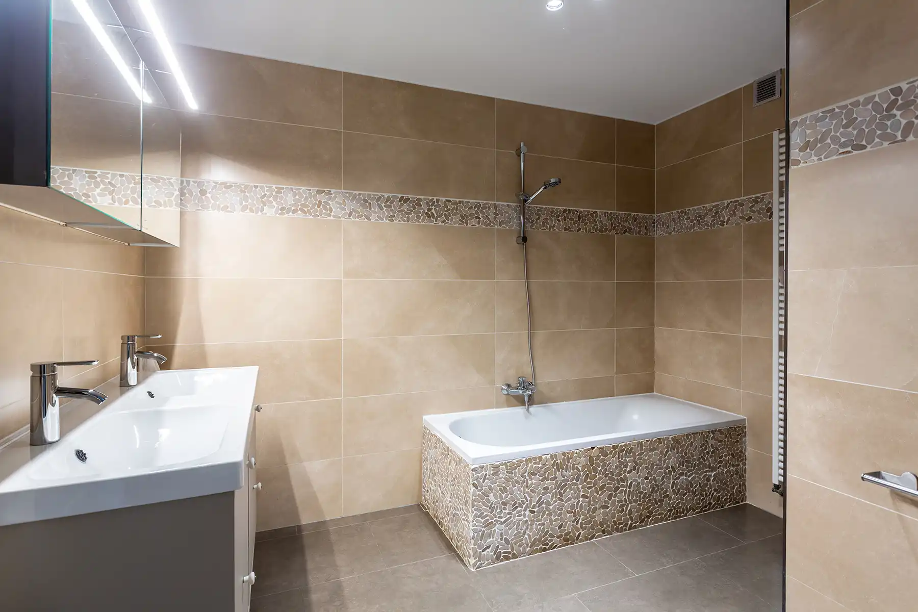 Wilrijk | Moderne woning 4 slpks met  tuin  en parking foto 9