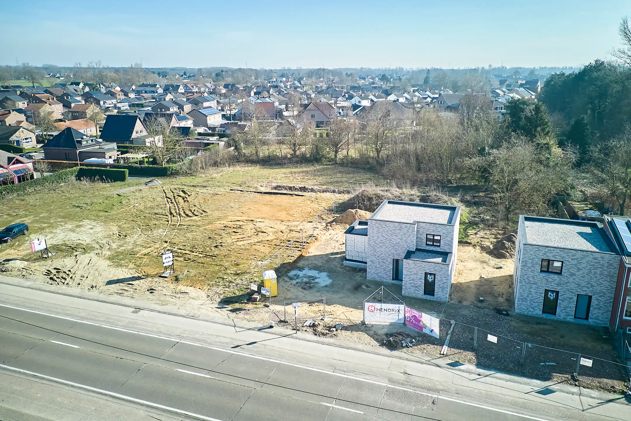 Drie vergunde bouwgronden te koop foto 8