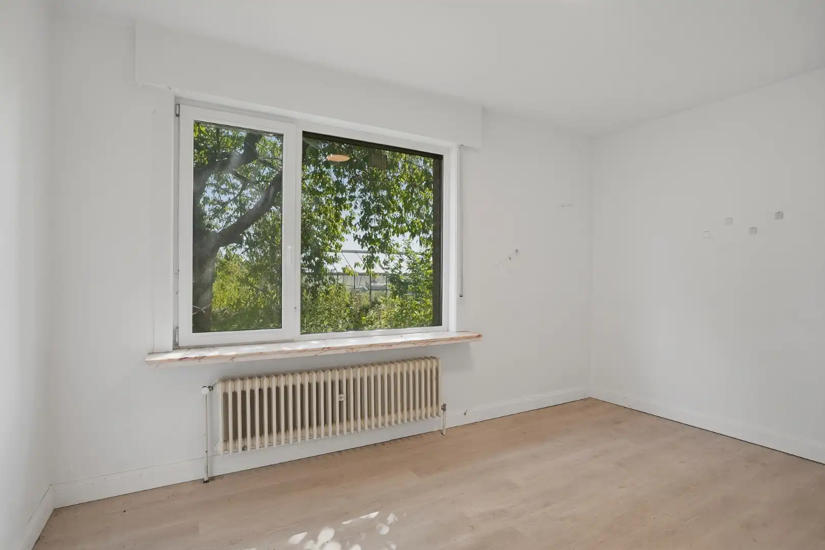 Bungalow op 959 m² met open zicht te Sijsele (Damme) foto 8