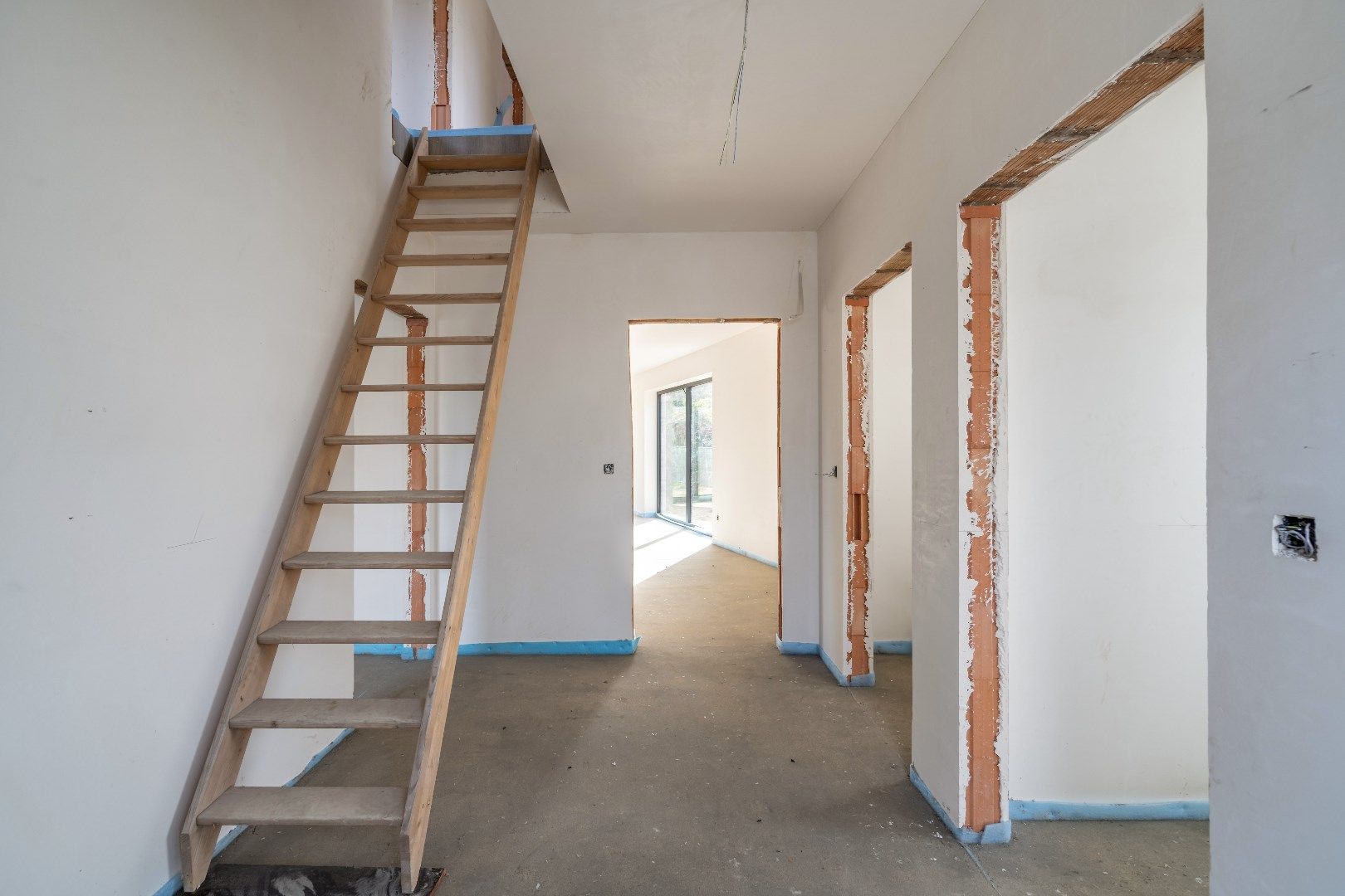 Moderne woning met vier slaapkamers foto 4