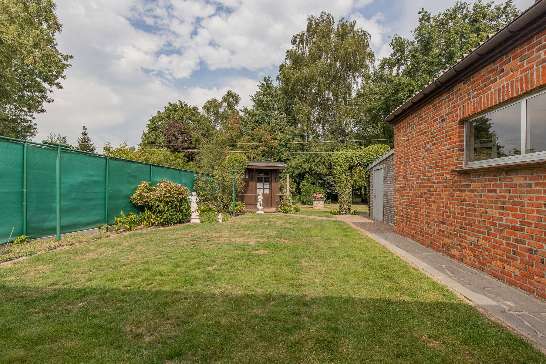 Gunstig gelegen woning met ruime tuin foto 11