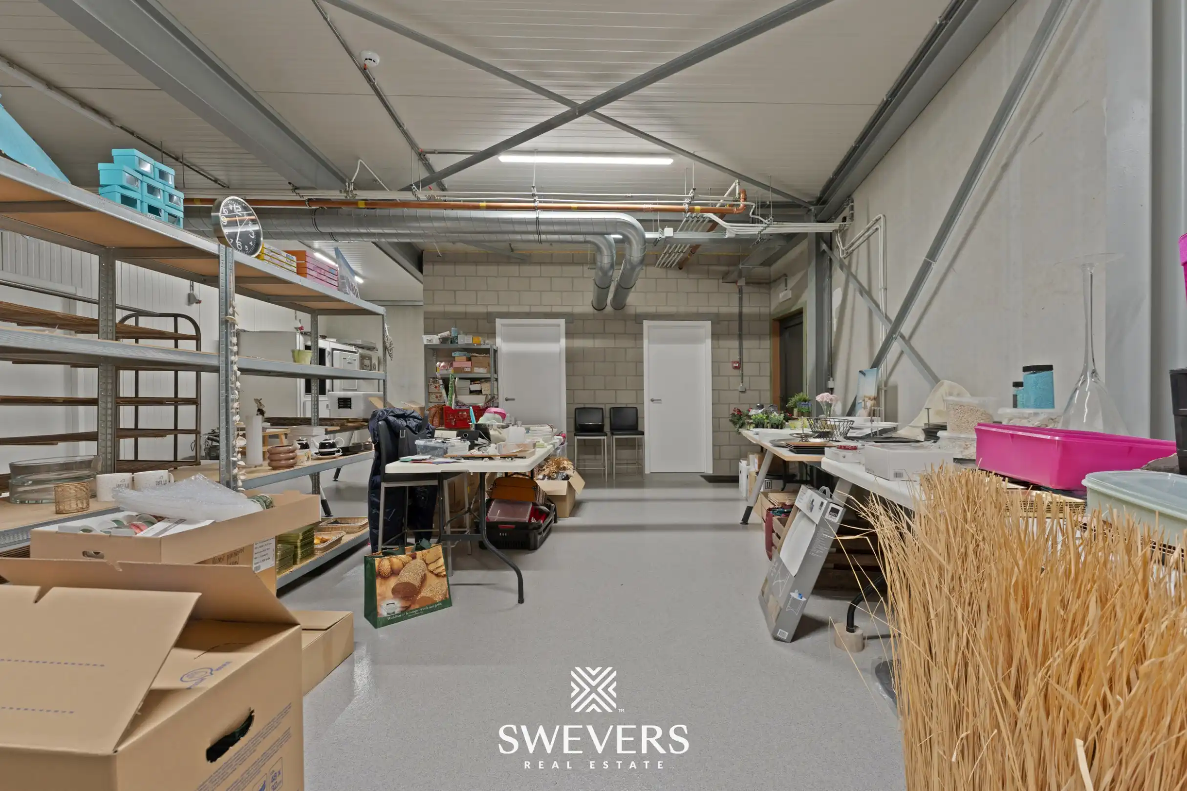 Imposant handelspand met veel bergruimte te Nieuwerkerken foto 11